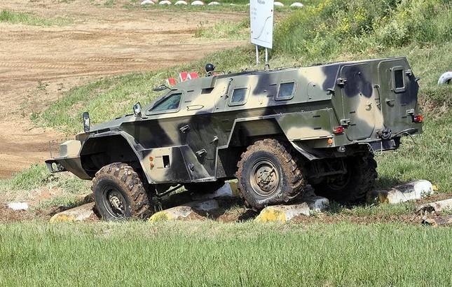 Truyền thông Nga: NATO ghen tỵ với xe bọc thép KamAZ-43269 Vystrel Nga - Ảnh 4.