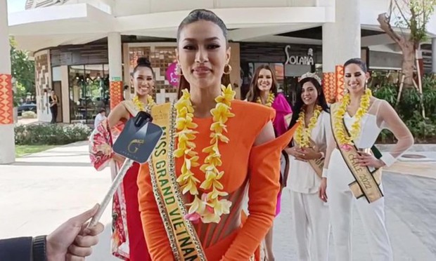 Hoa hậu Hòa bình Thái Lan bật khóc vì nói tiếng Anh kém - Ảnh 2.