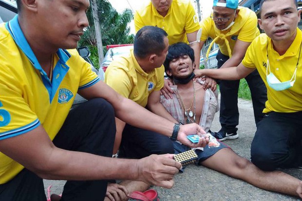 Thái Lan: Cầm súng lăm le xông vào trường học, đụng trúng đặc nhiệm khóa đầu đuôi