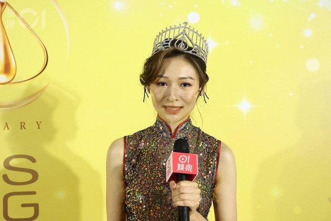 Tân Hoa hậu Hong Kong nợ nần - Ảnh 1.
