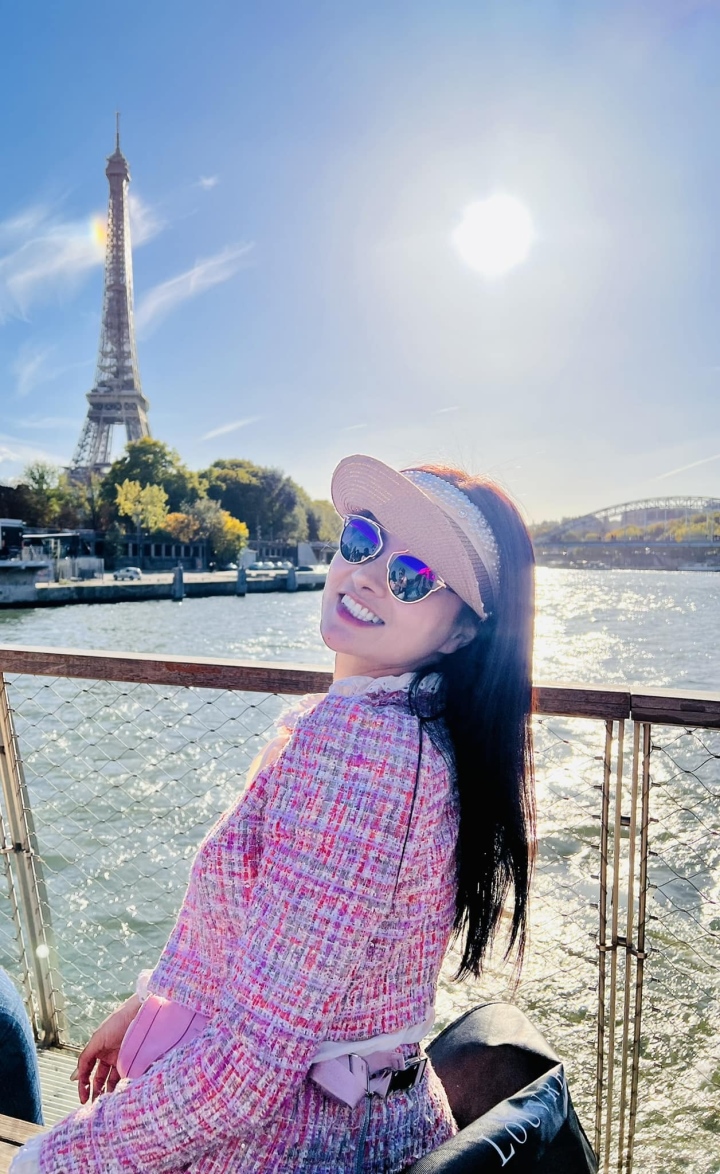 Sao Việt 9/10: Ảnh thời trẻ xinh đẹp của Vân Dung bên Quốc Khánh - Ảnh 8.