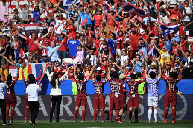 Báo Thái Lan than thở chi phí xem World Cup đắt nhất Đông Nam Á - Ảnh 1.