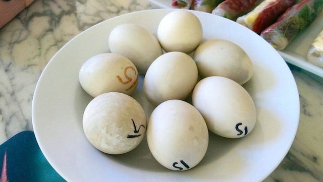  Cộng đồng mạng “hoang mang” khi trứng vịt lộn nằm trong danh sách món trứng tệ nhất thế giới - Ảnh 4.