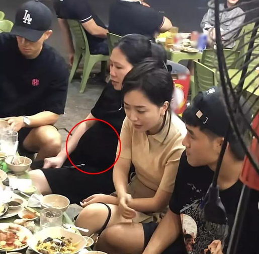Đình Trọng công khai việc lên chức bố, lộ tên của con đầu lòng - Ảnh 2. Đình Trọng công khai việc lên chức bố, lộ tên của con đầu lòng - Ảnh 2.