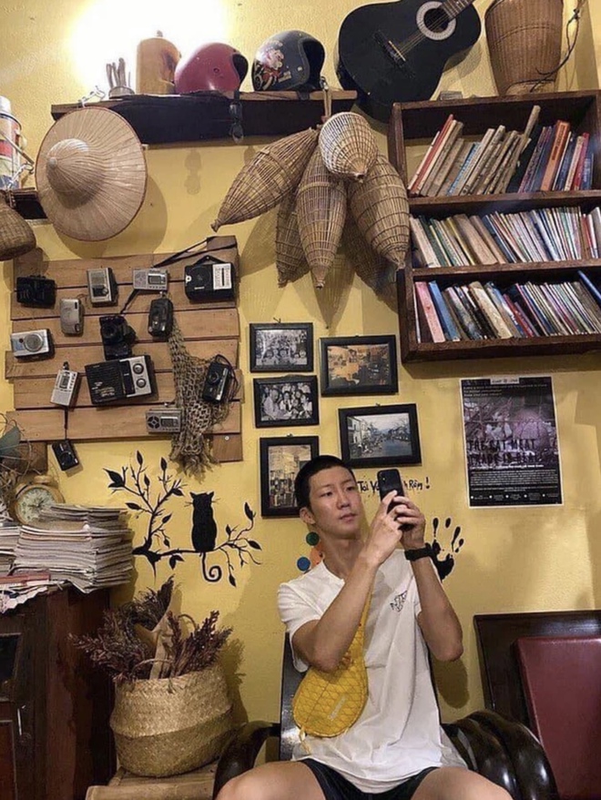 Quán nem ở Hà Nội được WINNER ghé ăn bất ngờ gây sốt bởi tấm biển kỷ niệm, ai xem xong cũng phải bật cười - Ảnh 17. Quán nem ở Hà Nội được WINNER ghé ăn bất ngờ gây sốt bởi tấm biển kỷ niệm, ai xem xong cũng phải bật cười - Ảnh 17.