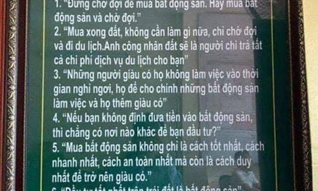 Rộ trào lưu ‘phơi’ sổ đỏ vỉa hè để quay TikTok bán đất