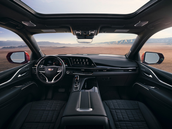 Nhà báo đổ nhầm xăng vào Cadillac Escalade chạy dầu, đi 400km không phát hiện ra