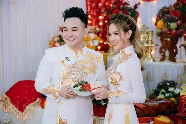 Nhan sắc cô dâu của hội streamer đình đám: Xoài Non xinh miễn bàn, “bà chủ kênh” Mixi cực ra dáng - Ảnh 2. Nhan sắc cô dâu của hội streamer đình đám: Xoài Non xinh miễn bàn, “bà chủ kênh” Mixi cực ra dáng - Ảnh 2.