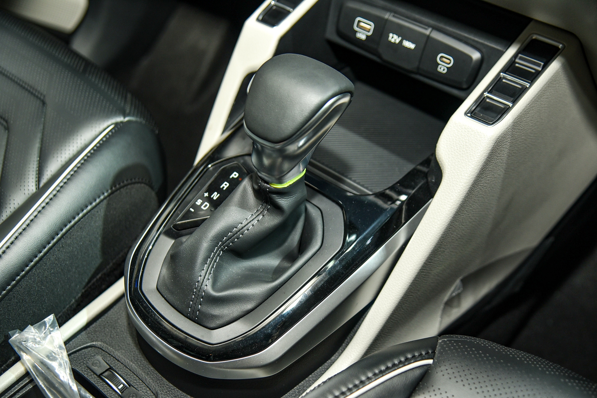 Chi tiết Kia Carens bản chiến lược giá 699 triệu đồng: Co kéo trang bị để có giá cạnh tranh Veloz, Xpander - Ảnh 16. Chi tiết Kia Carens bản chiến lược giá 699 triệu đồng: Co kéo trang bị để có giá cạnh tranh Veloz, Xpander - Ảnh 16.