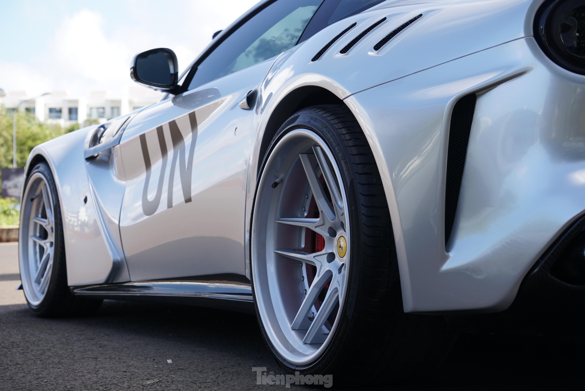 Ferrari F12 Berlinetta độ độc nhất Việt Nam - Ảnh 4. Ferrari F12 Berlinetta độ độc nhất Việt Nam - Ảnh 4.