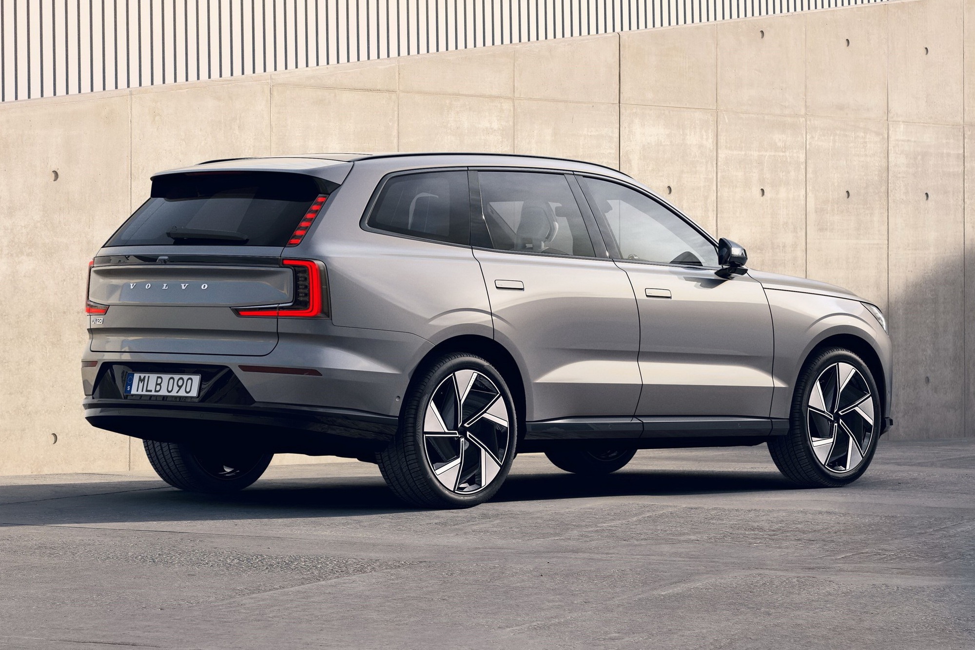 Ra mắt Volvo EX90 - Anh em chạy điện của XC90 sáng cửa về Việt Nam - Ảnh 2. Ra mắt Volvo EX90 - Anh em chạy điện của XC90 sáng cửa về Việt Nam - Ảnh 2.