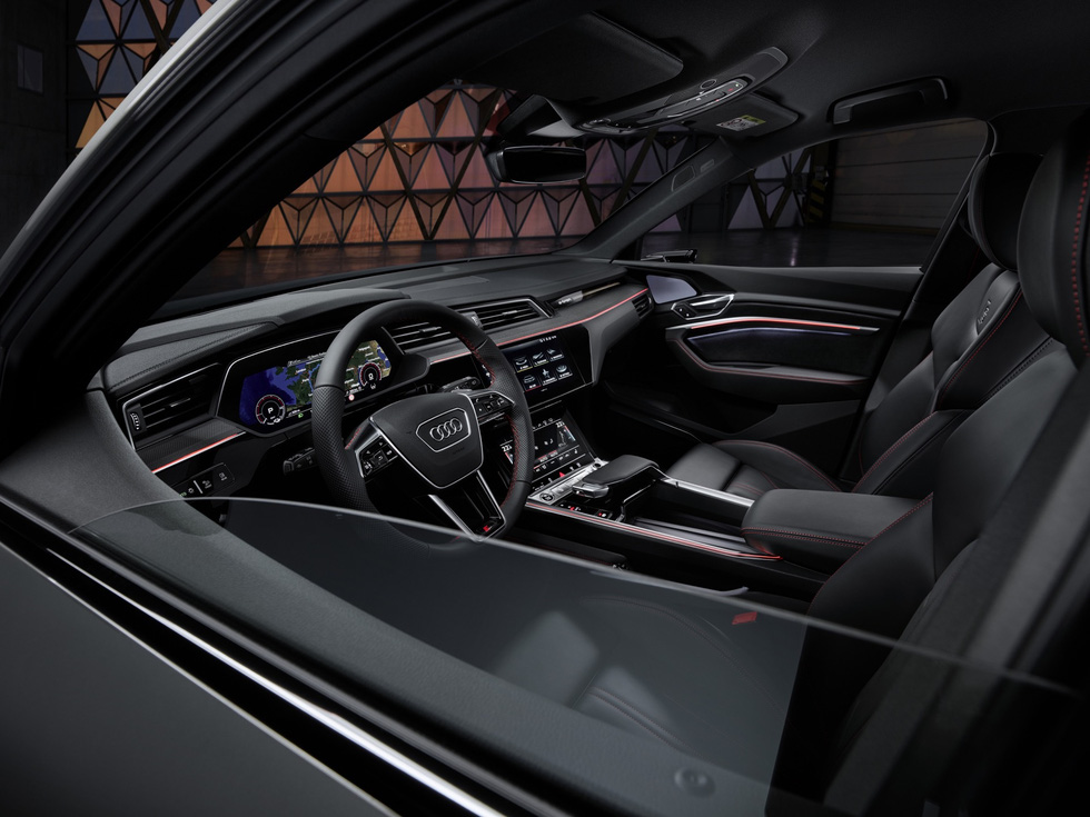 Audi Q8 e-tron ra mắt: Xe điện tiện nghi nhất của Audi - Ảnh 14. Audi Q8 e-tron ra mắt: Xe điện tiện nghi nhất của Audi - Ảnh 14.