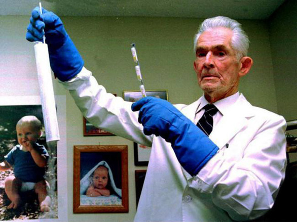 Điều gì xảy ra với 215 đứa trẻ của ngân hàng tinh trùng thiên tài Nobel? - Ảnh 1. Điều gì xảy ra với 215 đứa trẻ của ngân hàng tinh trùng thiên tài Nobel? - Ảnh 1.