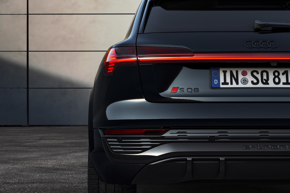 Audi Q8 e-tron ra mắt: Xe điện tiện nghi nhất của Audi - Ảnh 12. Audi Q8 e-tron ra mắt: Xe điện tiện nghi nhất của Audi - Ảnh 12.
