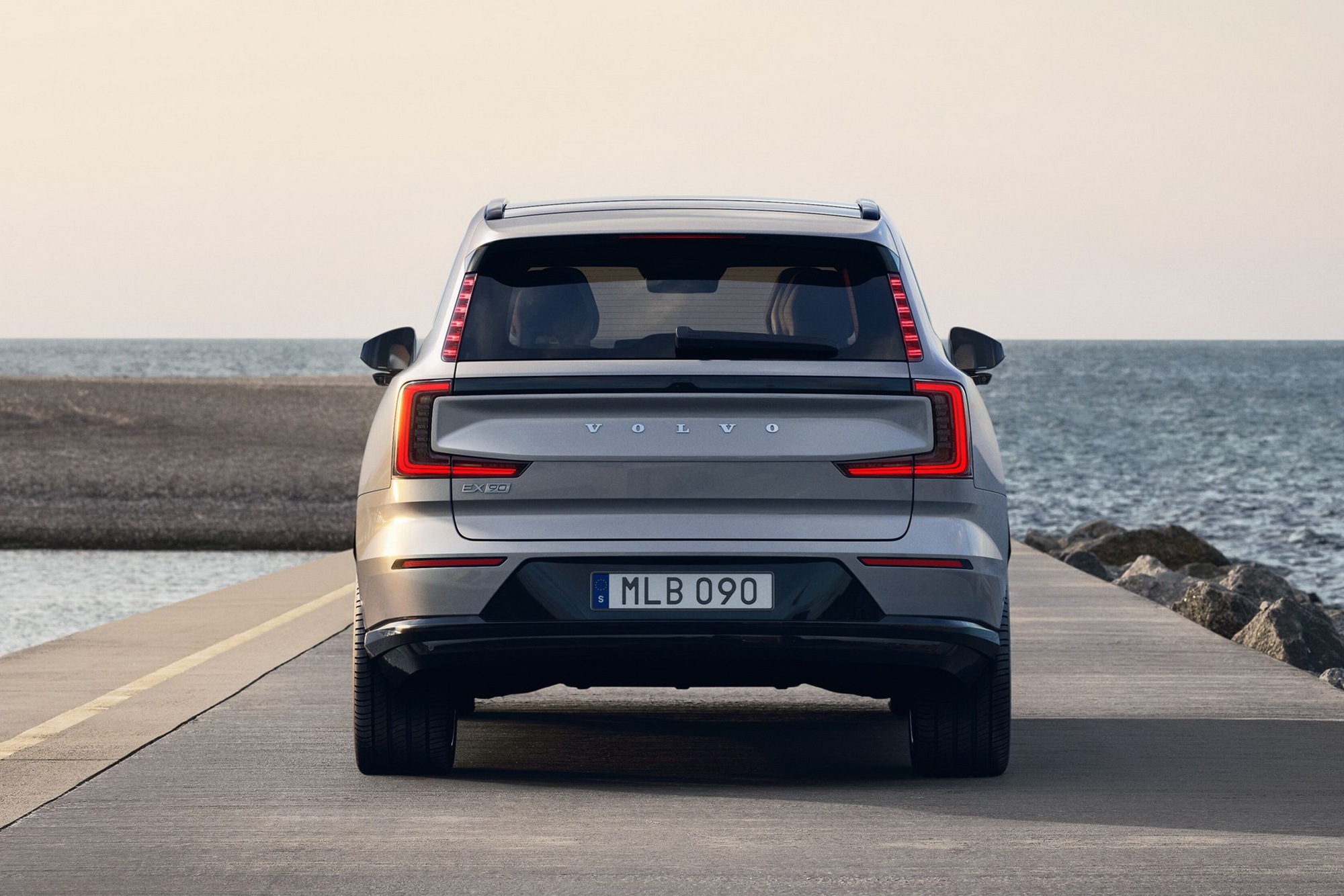 Ra mắt Volvo EX90 - Anh em chạy điện của XC90 sáng cửa về Việt Nam - Ảnh 9. Ra mắt Volvo EX90 - Anh em chạy điện của XC90 sáng cửa về Việt Nam - Ảnh 9.