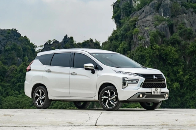 Kia Carens đấu Mitsubishi Xpander tại Việt Nam: SUV Hàn đối mặt MPV quốc dân từ Nhật trong tầm giá 650 triệu - Ảnh 2.