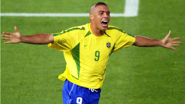 Top 10 cầu thủ ghi bàn nhiều nhất lịch sử World Cup | Ronaldo béo chỉ xếp thứ 2 - Ảnh 2. Top 10 cầu thủ ghi bàn nhiều nhất lịch sử World Cup | Ronaldo béo chỉ xếp thứ 2 - Ảnh 2.