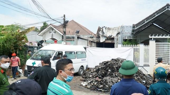 Khởi tố vụ cháy làm chết mẹ và hai con nhỏ ở Ninh Thuận - Ảnh 1.