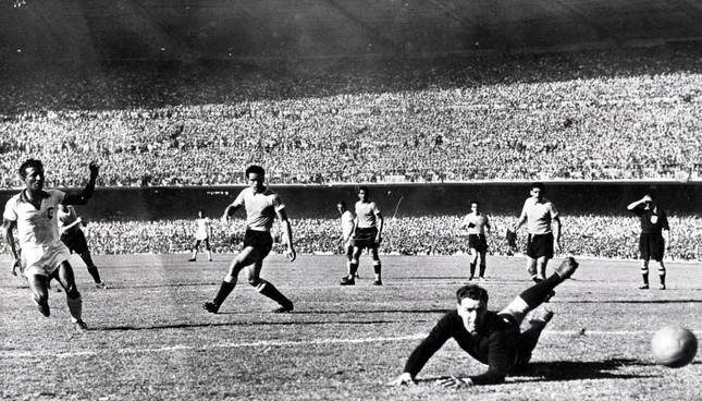 Lịch sử World Cup: ‘Thảm họa Maracanazo’, nỗi đau thế kỷ của người Brazil ở World Cup 1950 - Ảnh 1.