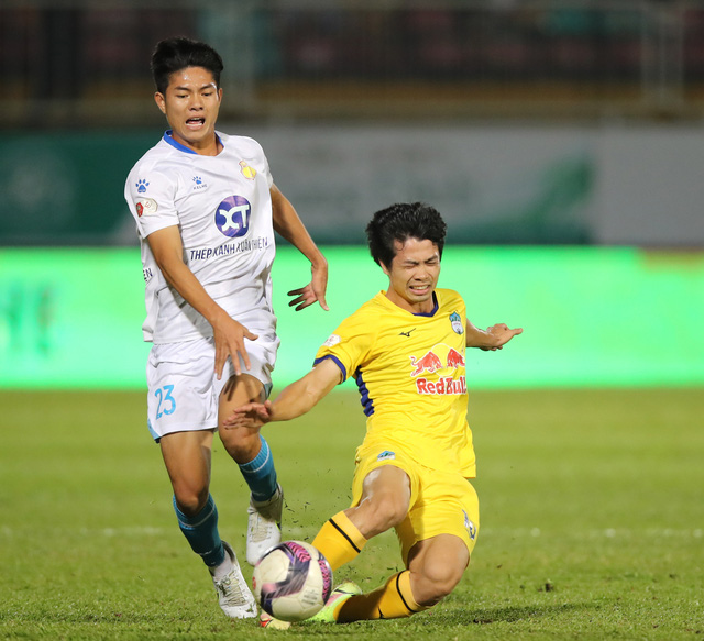 Công Phượng chia tay V.League 2022 - Ảnh 1.