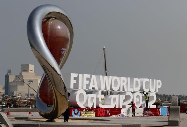  Sự thật đầy bất ngờ đằng sau các quốc gia đăng cai World Cup 2022: Không phải là mỏ vàng béo bở  - Ảnh 1.