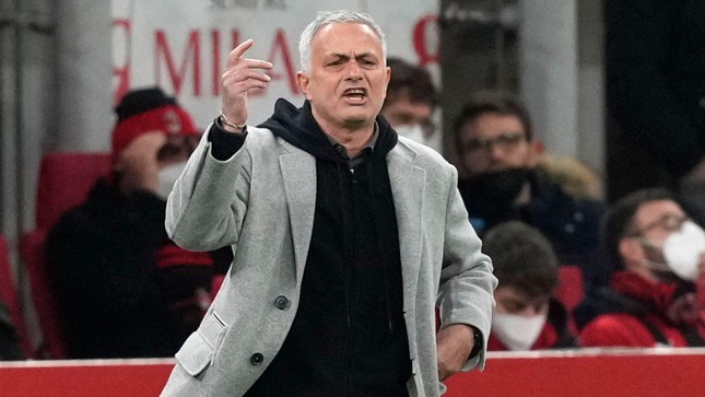 Sếp cũ của Roma ám chỉ Mourinho độc ác - Ảnh 1.