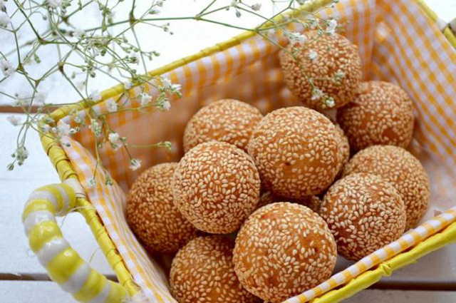 Bánh rán Việt Nam lọt top danh sách những món chiên ngon nhất thế giới - Ảnh 1.