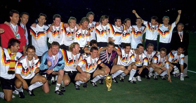 Lịch sử World Cup 1990: Pha phun mưacủa Rijkaard phơi bày mối thâm thù Đức - Hà Lan - Ảnh 1.