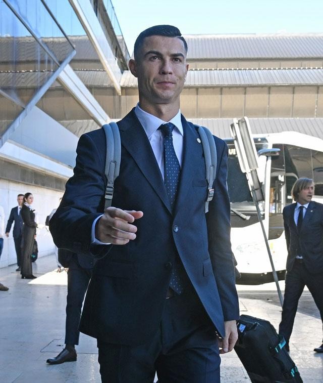 Ronaldo ‘tươi rói’ tới World Cup, bất chấp việc có thể bị MU ‘tống cổ’ - Ảnh 3.