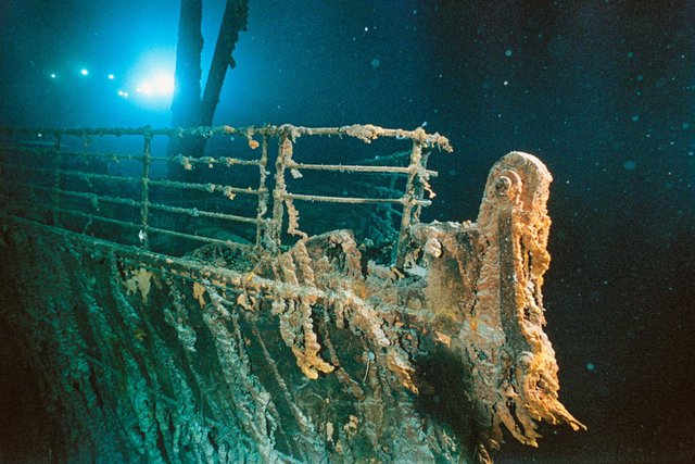 Sau 26 năm, “đốm sáng” bí ẩn gần xác tàu Titanic đã được lý giải - Ảnh 2.