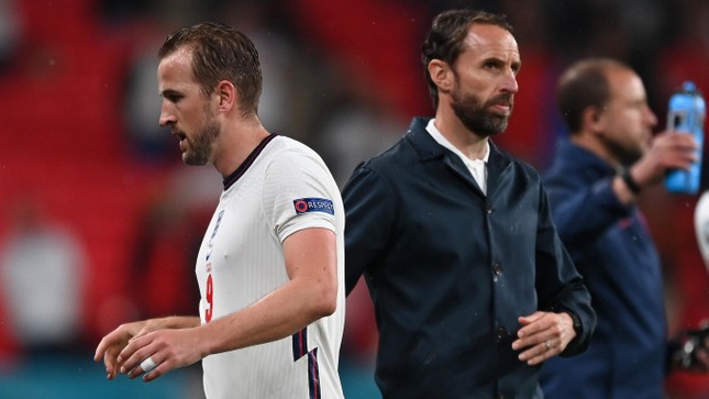 HLV tuyển Anh bị tiền bối trù mất ghế sau World Cup - Ảnh 1.