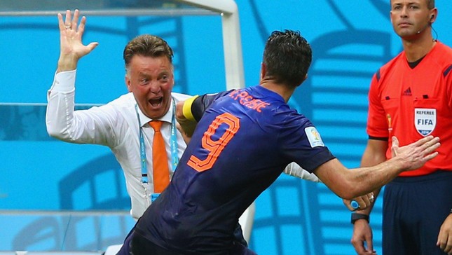 Chuyện chưa kể về Van Gaal: 25 lần xạ trị, ngồi xe lăn, đối mặt tử thần vẫn quyết vô địch World Cup - Ảnh 2.