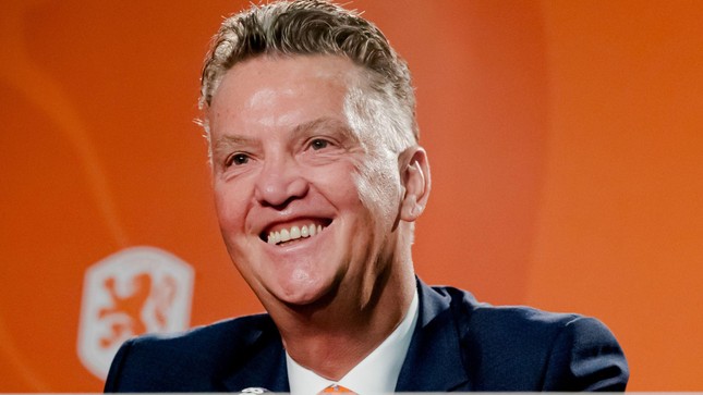 Chuyện chưa kể về Van Gaal: 25 lần xạ trị, ngồi xe lăn, đối mặt tử thần vẫn quyết vô địch World Cup - Ảnh 1.