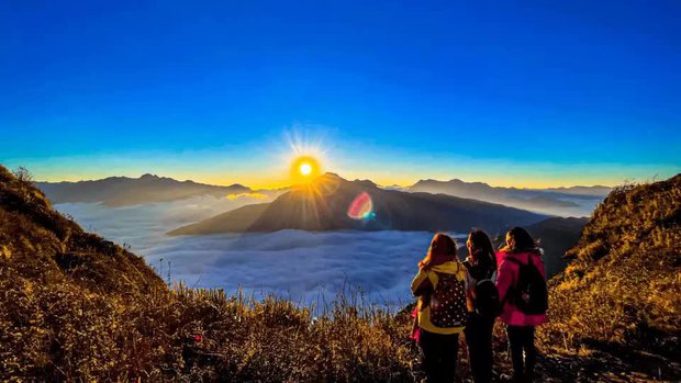 Đi trekking Lảo Thẩn - toạ độ săn mây đẹp nhất Tây Bắc chỉ với 1 triệu đồng - Ảnh 2.