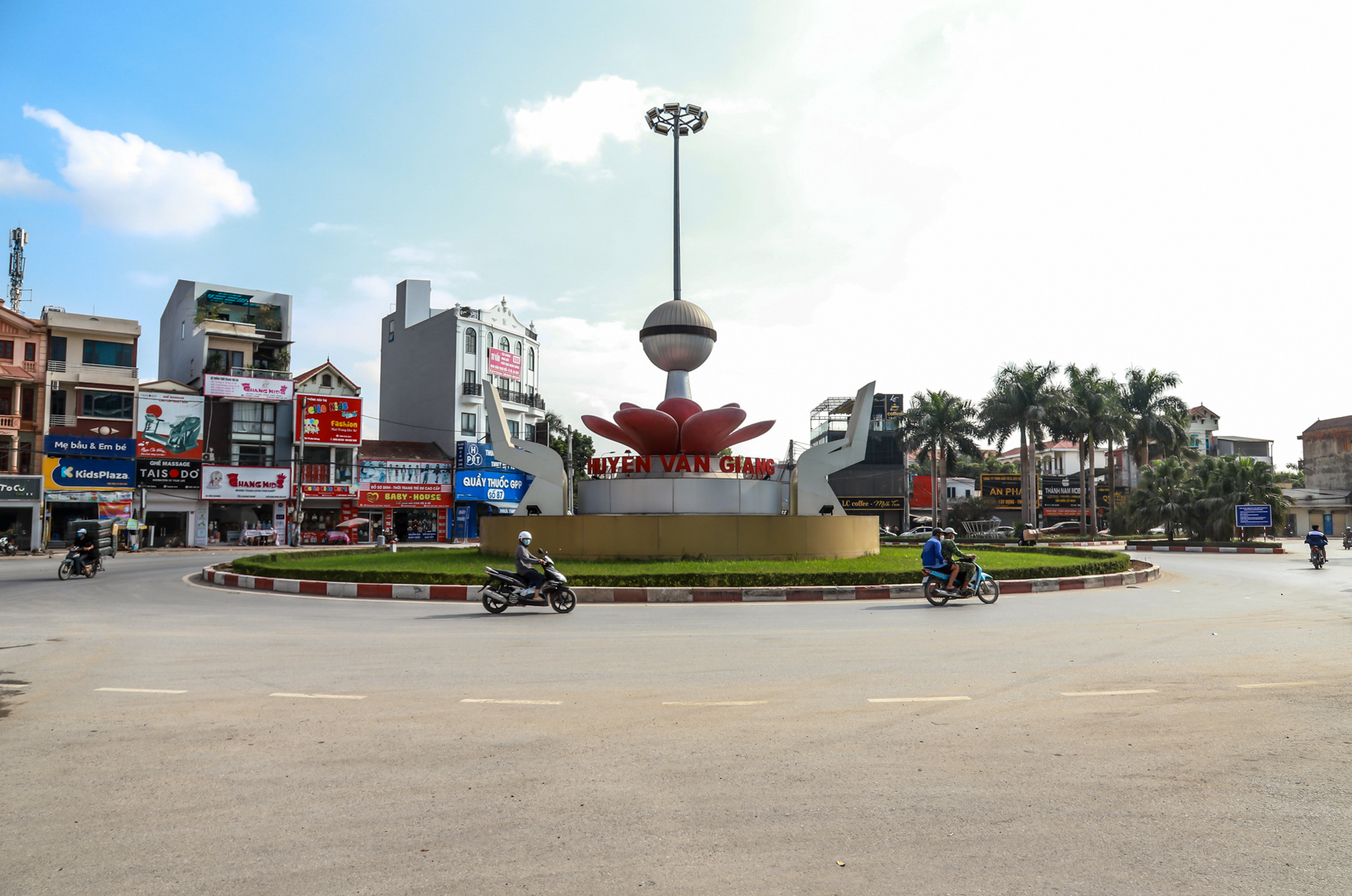 Huyện sát vách Hà Nội, thu ngân sách gấp đôi quận Hoàn Kiếm - Ảnh 1.