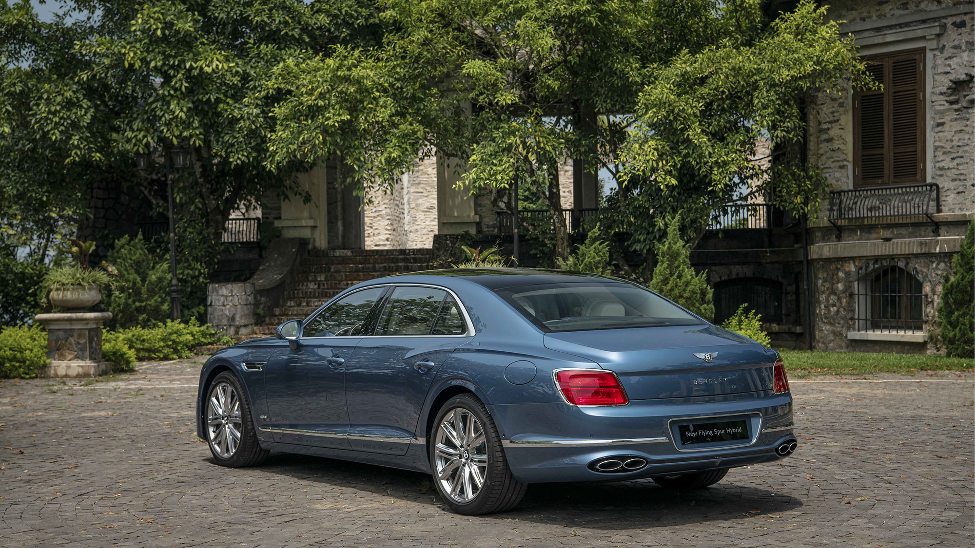 Chùm ảnh Bentley Flying Spur Hybrid tại Việt Nam - Ảnh 4.