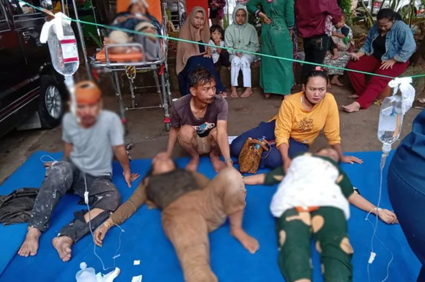 Động đất mạnh ở Indonesia, hơn 340 người thương vong - Ảnh 3.