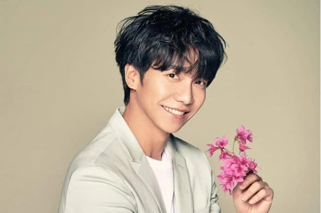 Sự nghiệp đầy màu sắc của chàng trai đa tài Lee Seung Gi - Ảnh 1.