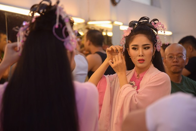 Lê Phương: Cơ cực trên phim, tìm được bến đỗ hạnh phúc bên chồng kém 7 tuổi - Ảnh 3.