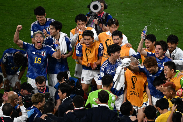 CĐV Nhật Bản không tin vào kết quả chung cuộc - Ảnh 2.