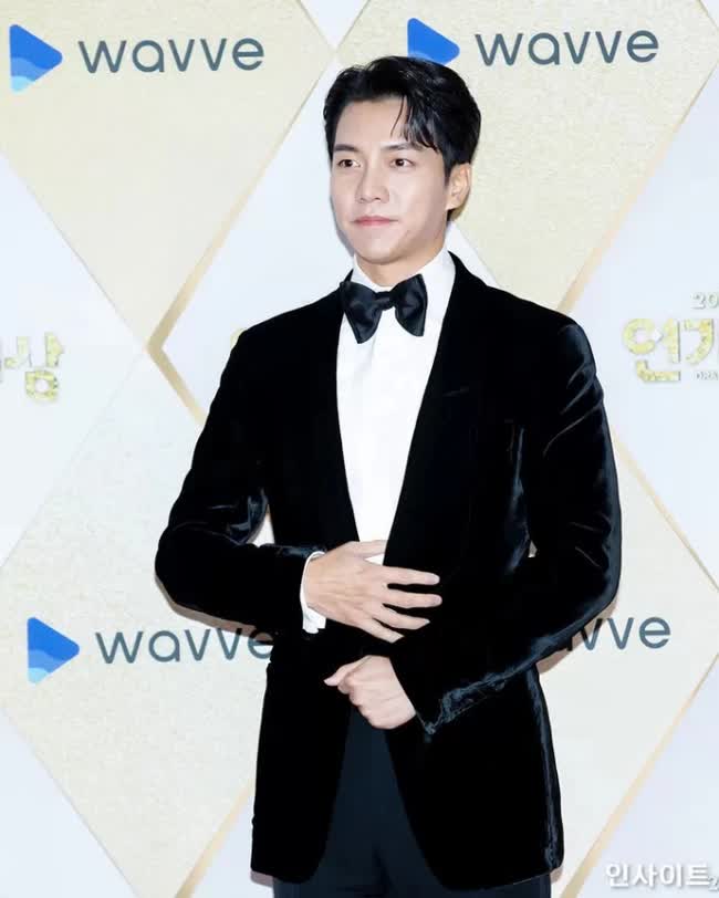 Thêm bằng chứng về hành vi thô lỗ của CEO quỵt tiền Lee Seung Gi