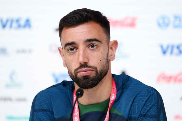 Bruno Fernandes: ‘Hãy tiếp tục chỉ trích Ronaldo đi!’ - Ảnh 1.