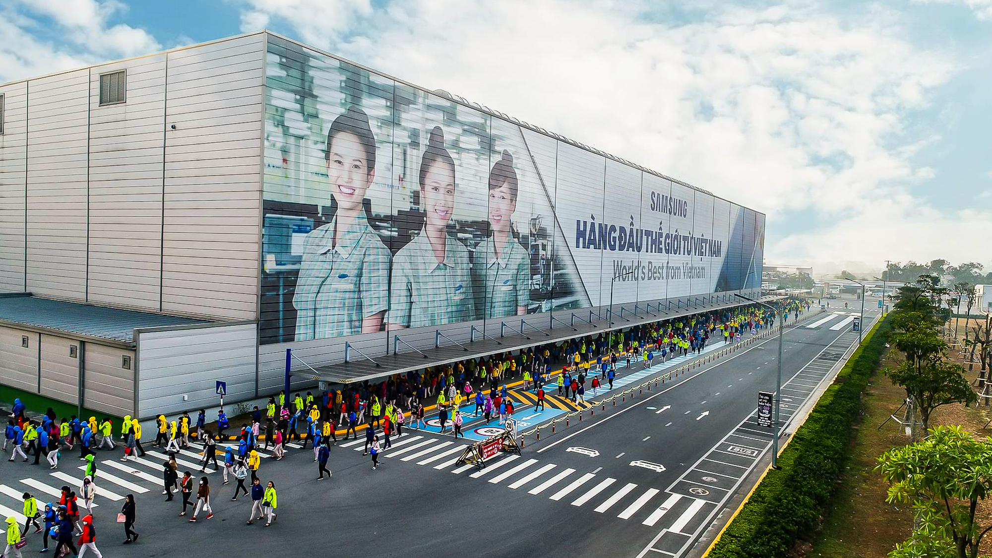 Thành phố sát Hà Nội có  “siêu nhà máy” 7,3 tỷ USD; biến Việt Nam thành công xưởng sản xuất điện thoại của thế giới - Ảnh 2.