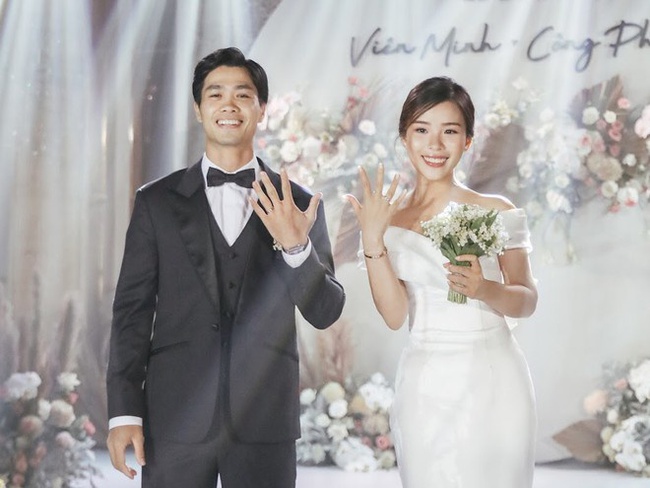Nhan sắc bất phân thắng bại của các nàng WAGs Việt đình đám - Ảnh 11. Nhan sắc bất phân thắng bại của các nàng WAGs Việt đình đám - Ảnh 11.