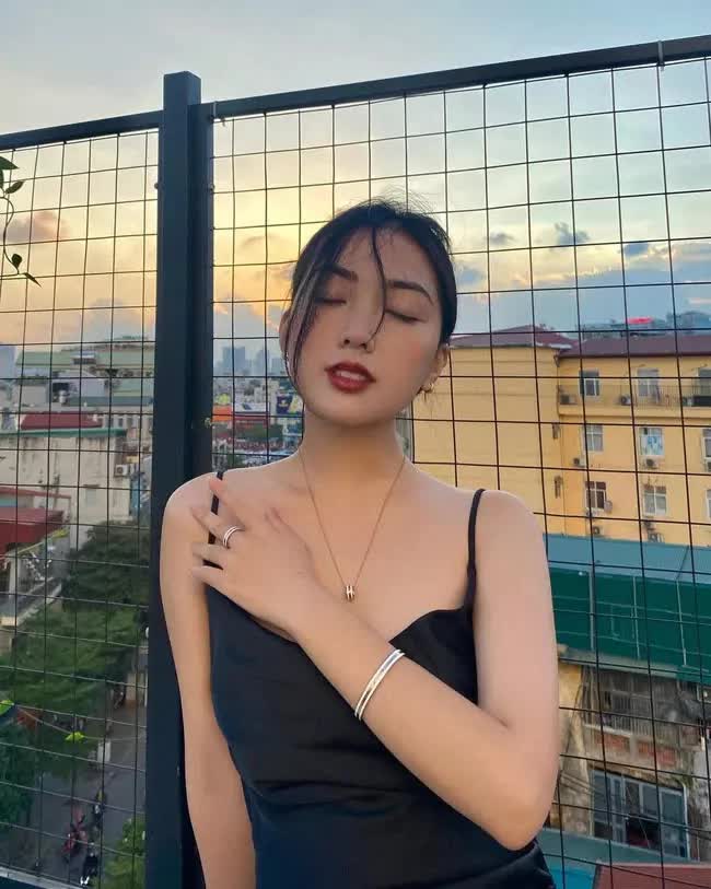 Nhan sắc bất phân thắng bại của các nàng WAGs Việt đình đám - Ảnh 21. Nhan sắc bất phân thắng bại của các nàng WAGs Việt đình đám - Ảnh 21.