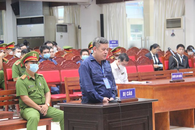 VỤ ÁN BUÔN LẬU 200 TRIỆU LÍT XĂNG DẦU: Các bị cáo xin giảm nhẹ hình phạt