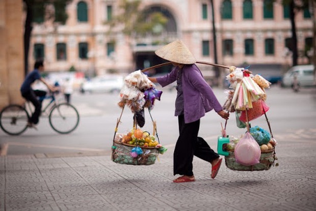 Du khách nước ngoài bất ngờ khi chứng kiến cốm gạo nổ như pháo Tết ở miền Tây - Ảnh 8.