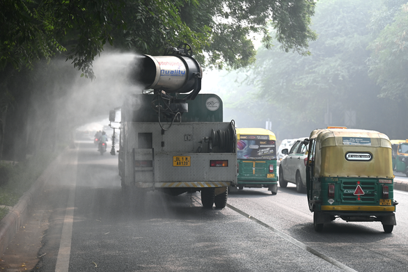 Hình ảnh thủ đô Ấn Độ chìm trong khói bụi ô nhiễm - Ảnh 6.