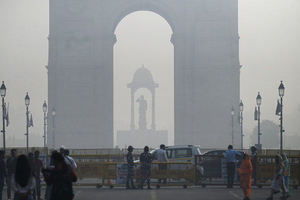 Hình ảnh thủ đô Ấn Độ chìm trong khói bụi ô nhiễm - Ảnh 3.