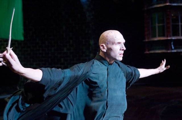  Giải mã bí ẩn lớn bậc nhất của Harry Potter: Vì sao phản diện Voldemort không có mũi? - Ảnh 6.